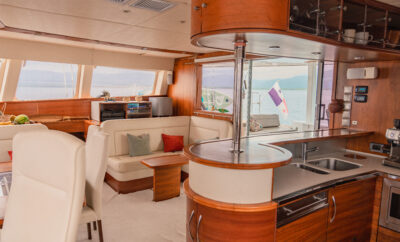 San Blas Cabaña vs. Catamaran: A Cost & Value Breakdown